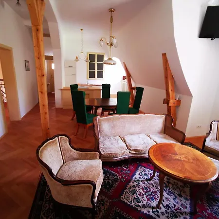 Herrnhof Apartment *